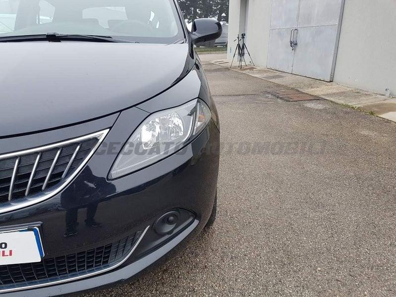 Lancia Ypsilon Ypsilon 1.0 firefly hybrid Silver s&s 70cv 5p.ti