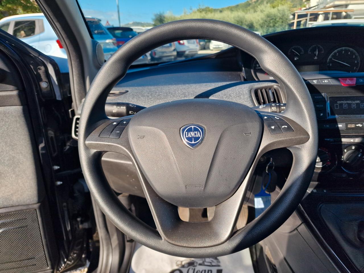 Lancia Ypsilon 1.2 69 CV 5 porte GPL Ecochic Silver