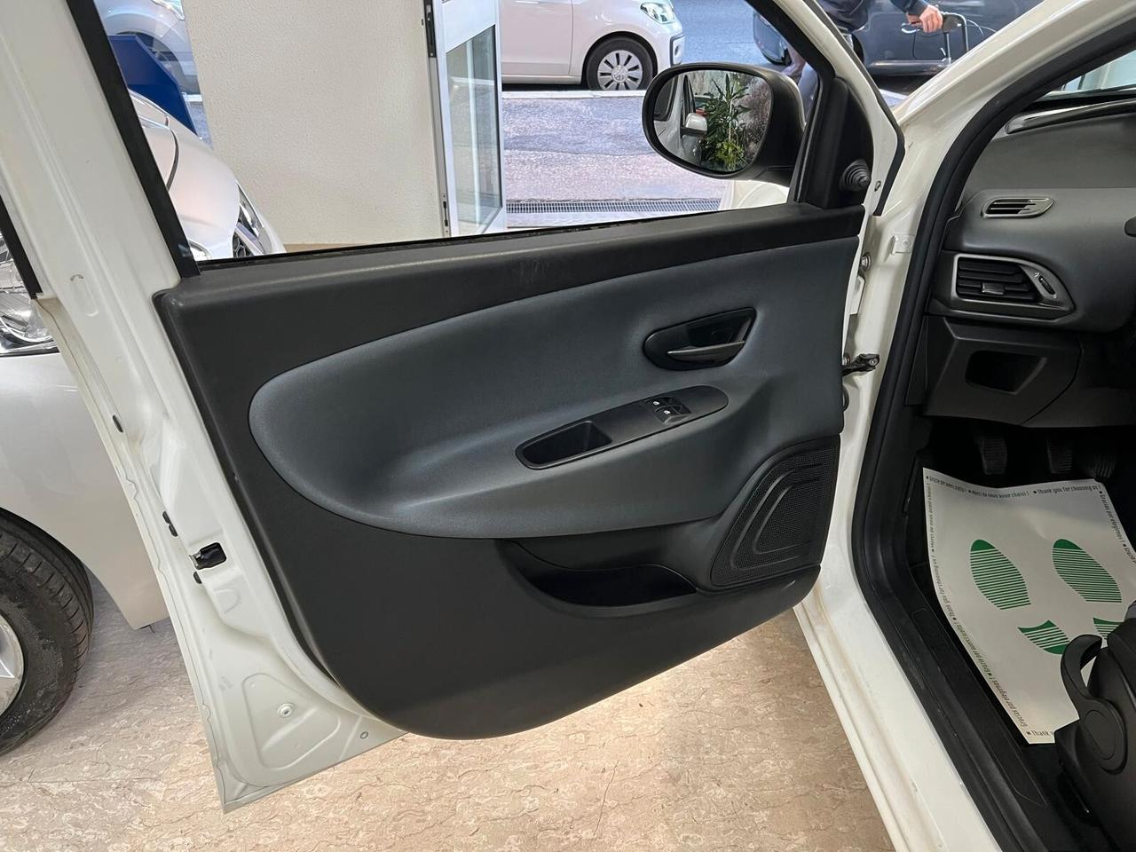 Lancia Ypsilon 1.2 69 CV 5 Porte Silver EURO 6