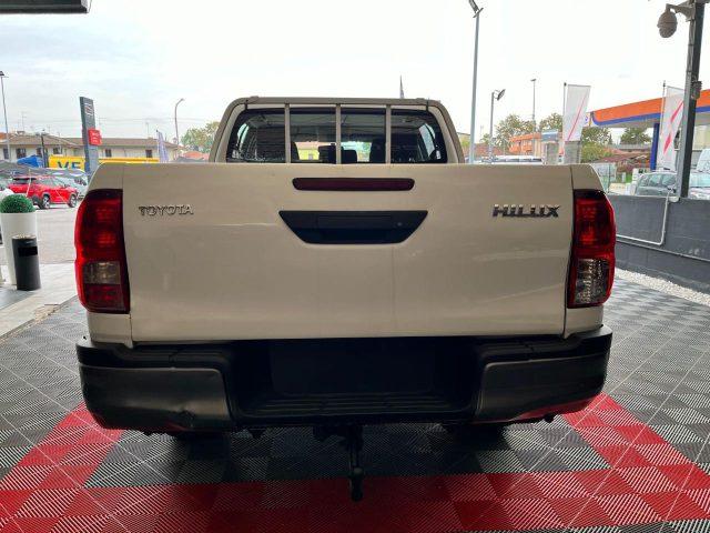 TOYOTA Hilux 2.4 D-4D 4WD 4 porte Double Cab Comfort