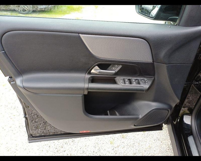 Mercedes-Benz GLB GLB 180 d Automatic Business