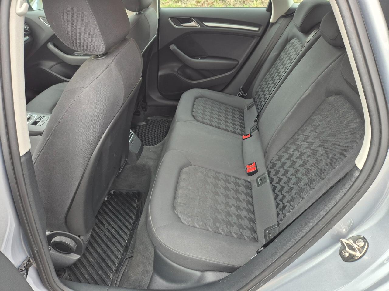 Audi A3 SPB 1.6 TDI clean diesel Attraction Business pack