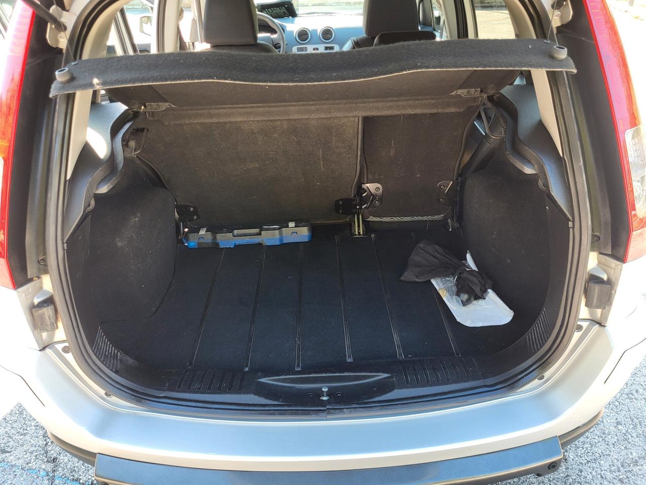 FORD FUSION 1,4 TDCi-GANCIO TRAINO-PORTAPACCHI