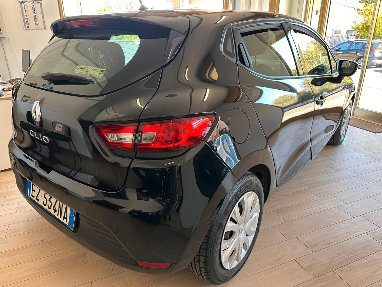 Renault Clio 1.2 75CV 5 porte Wave