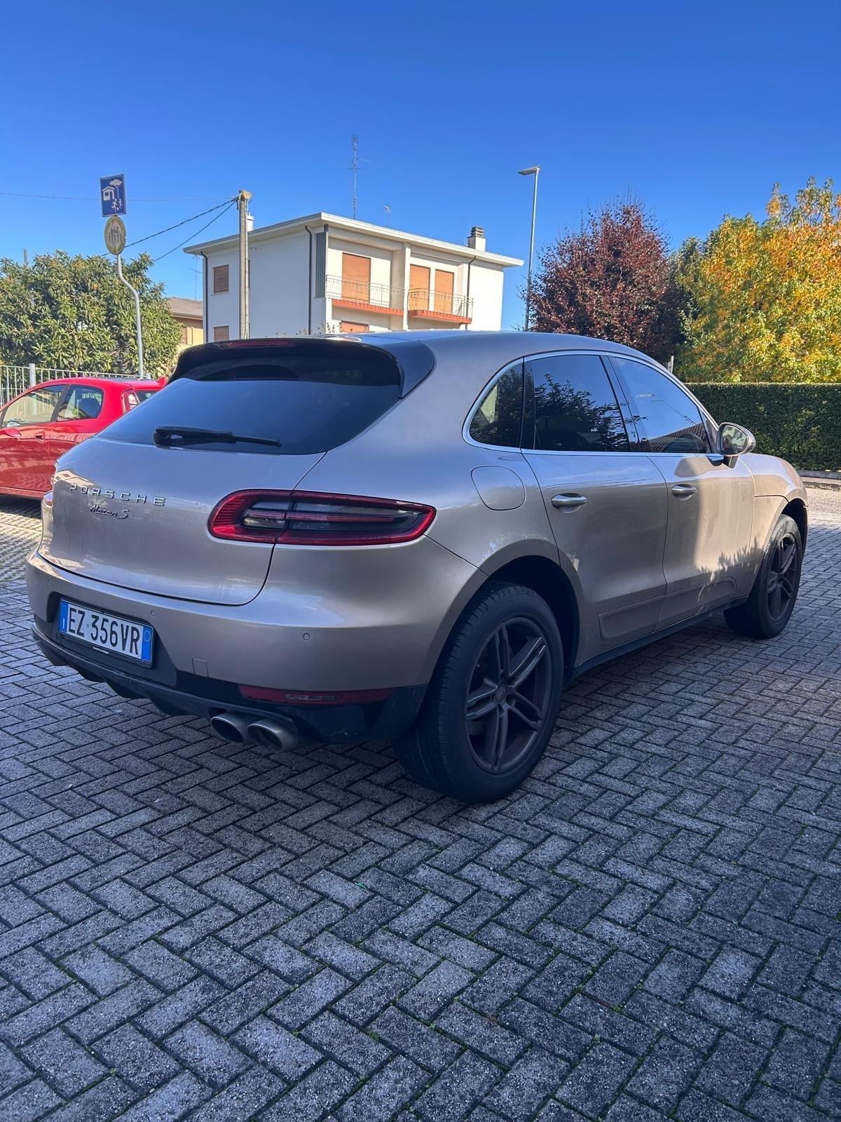 Porsche Macan S