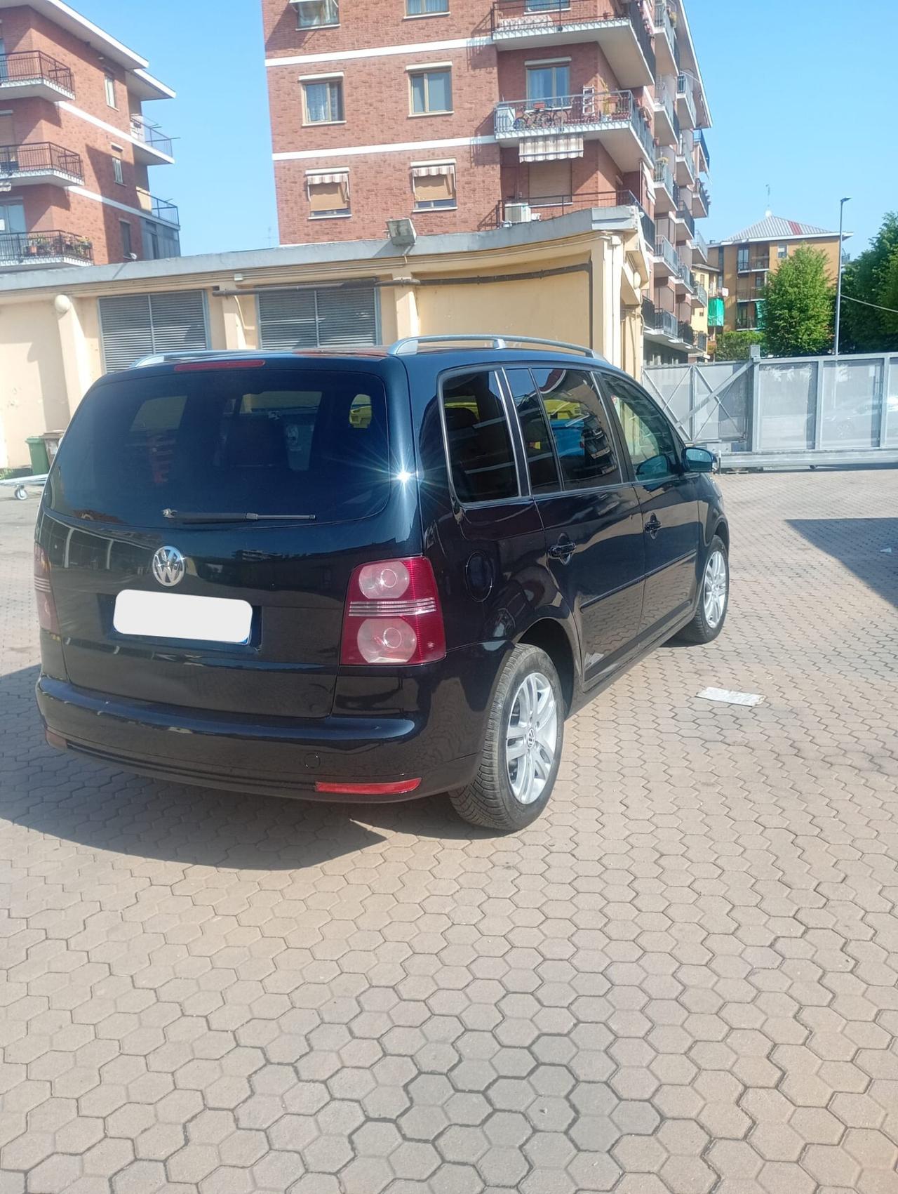 Volkswagen Touran 1.6 Trendline Bifuel G
