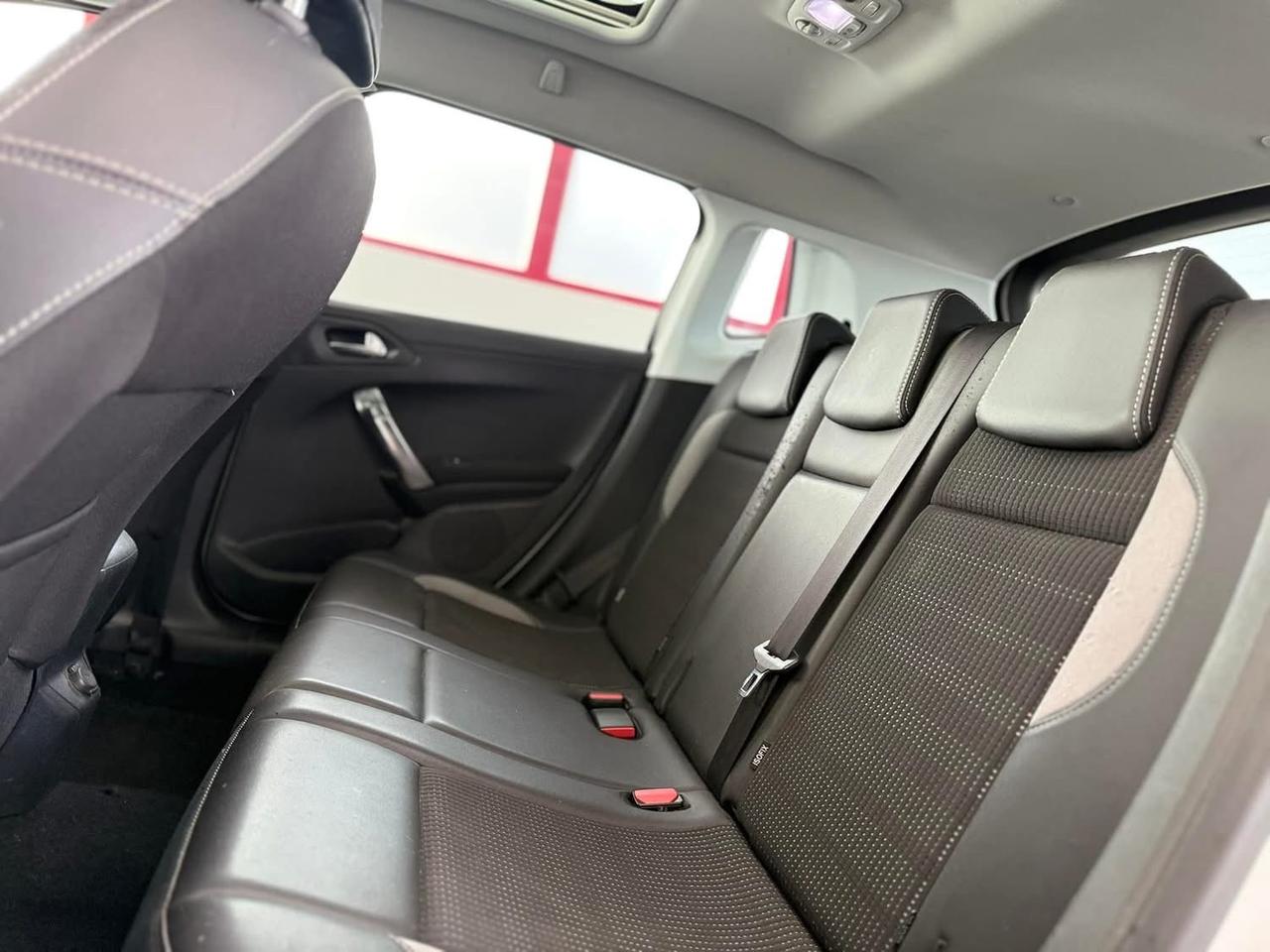 Peugeot 2008 1.6 Blue-hdi 120cv Allure 2016