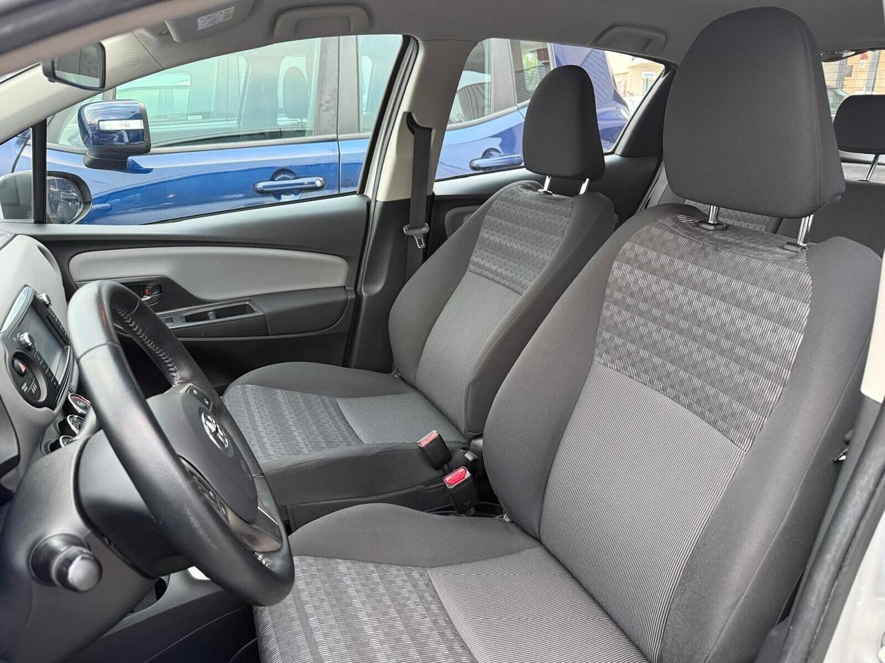 Toyota Yaris 1.0 benzina Neopatentati