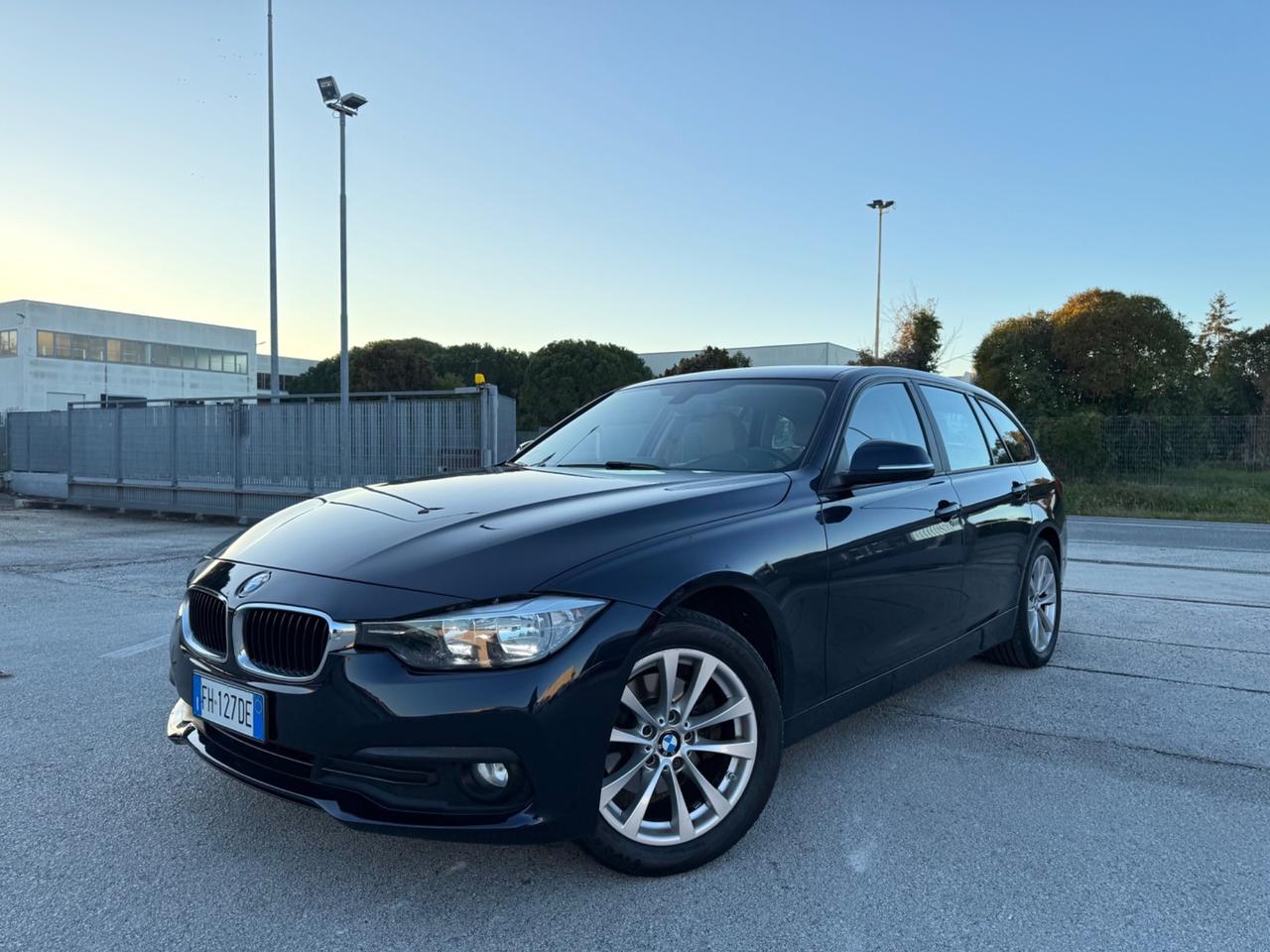 BMW 320d Automatic Touring XDRIVE - Navi 17