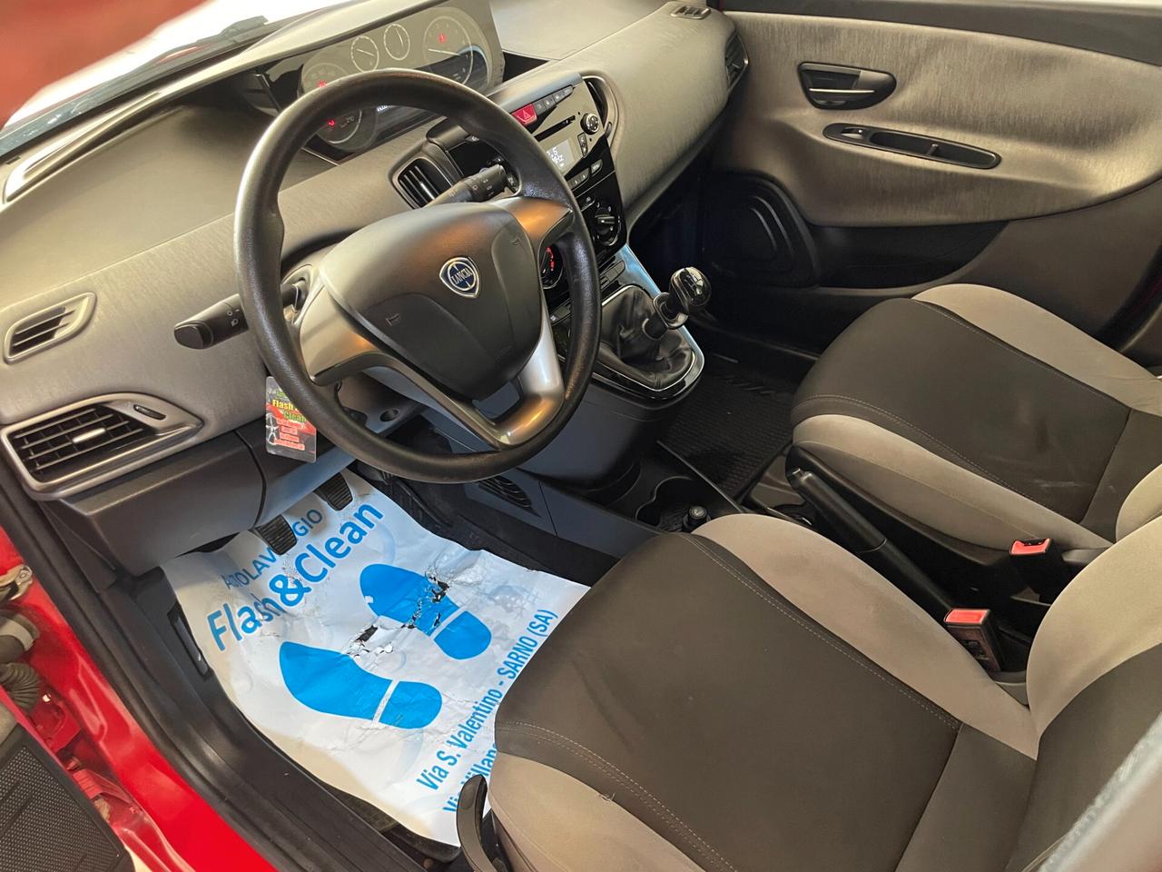 Lancia Y Ypsilon 0.9 85 CV Metano Ecochic Gold Twinair Neopatentati