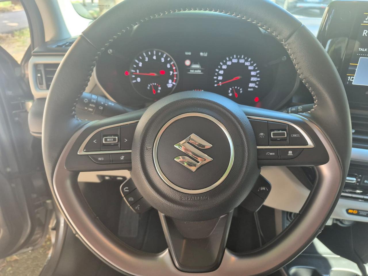 Suzuki Swift 1.2 Hybrid Top *SOLO 2.400KM*