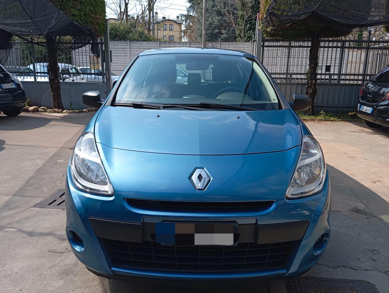 Renault Clio 1.2 16V 5 porte Confort permute