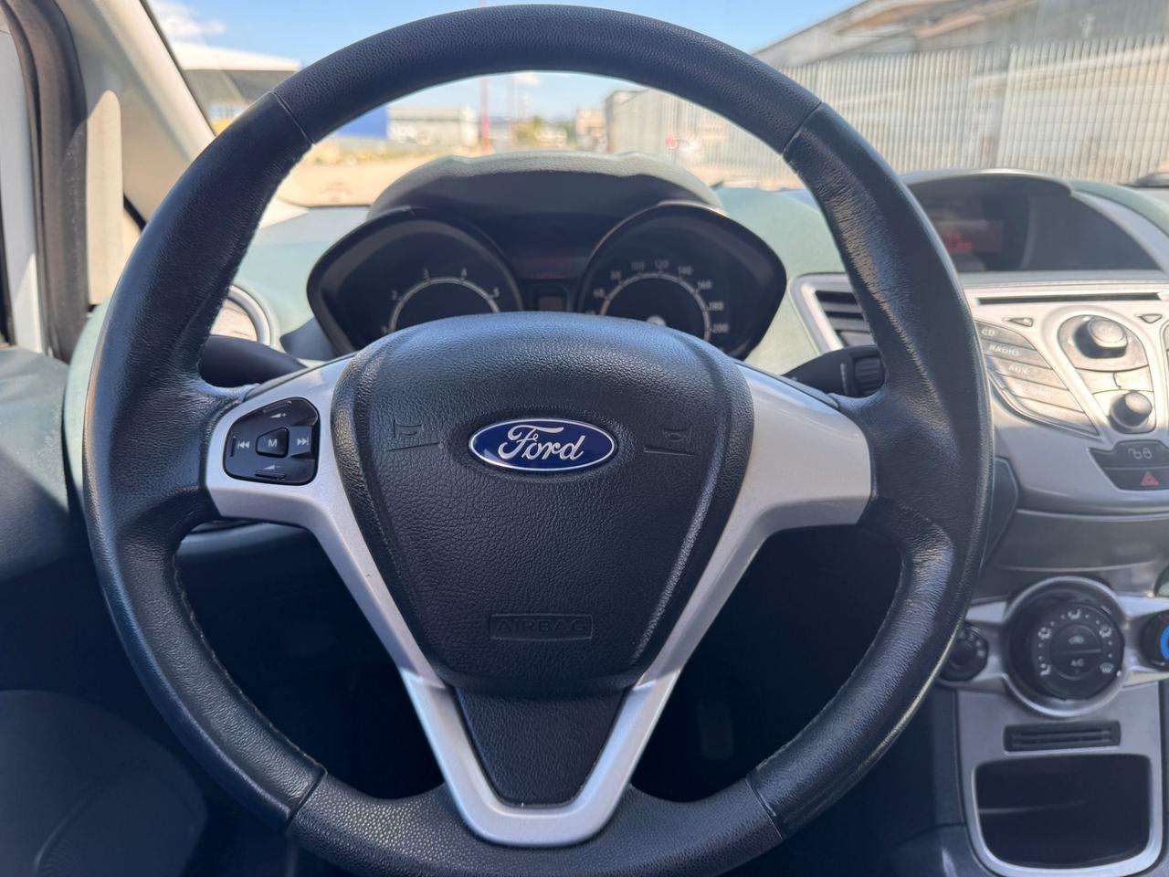 Ford Fiesta 1.2 Titanium 114000 KM GARANZIA 12 MESI
