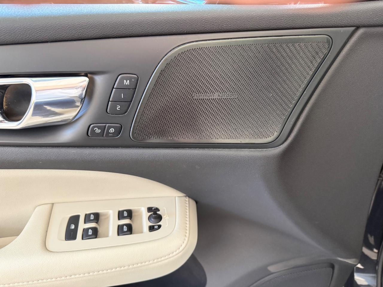 Volvo V60 D4 Geartronic R-design