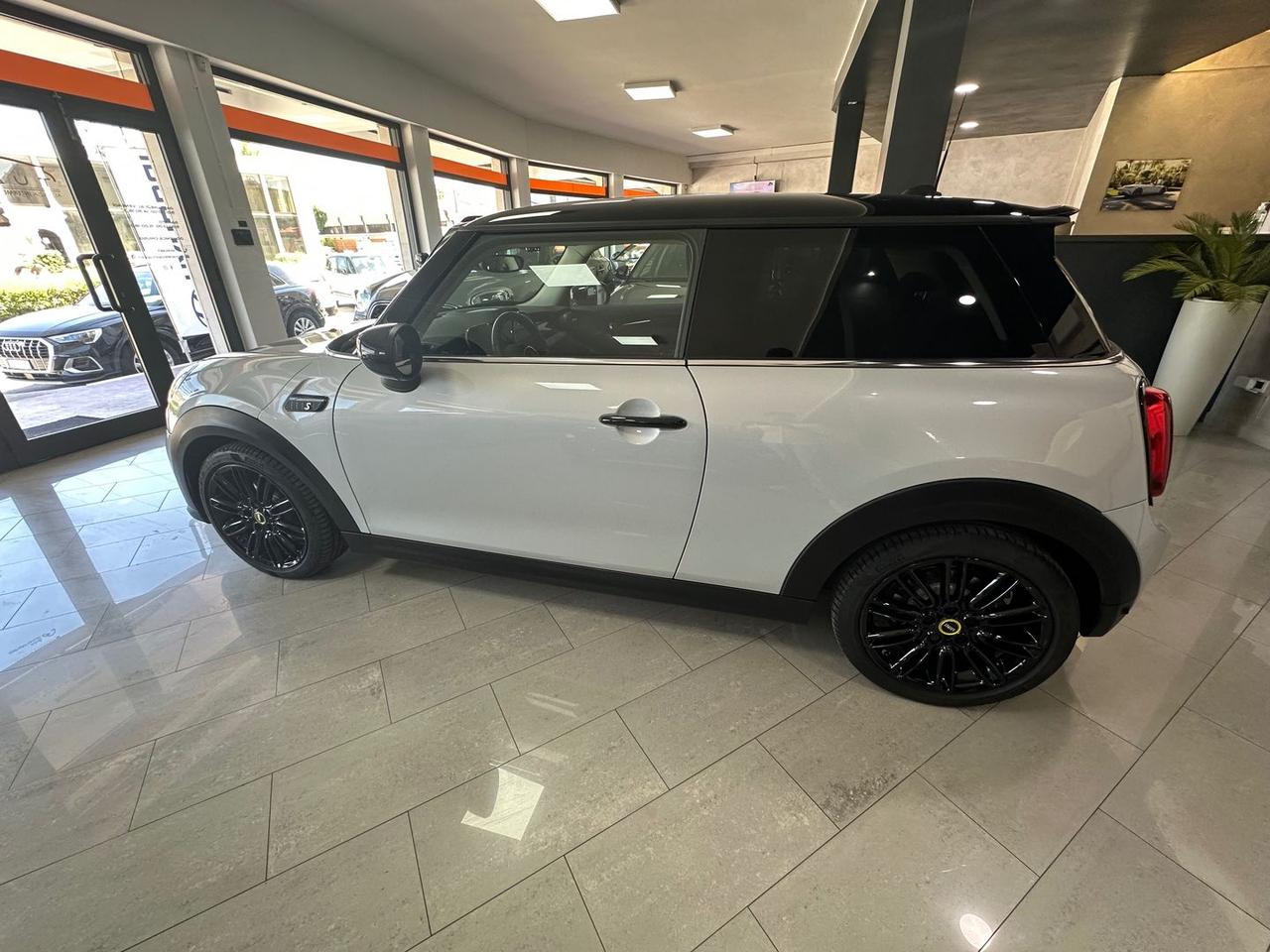Mini Cooper Classic Cooper SE #6090