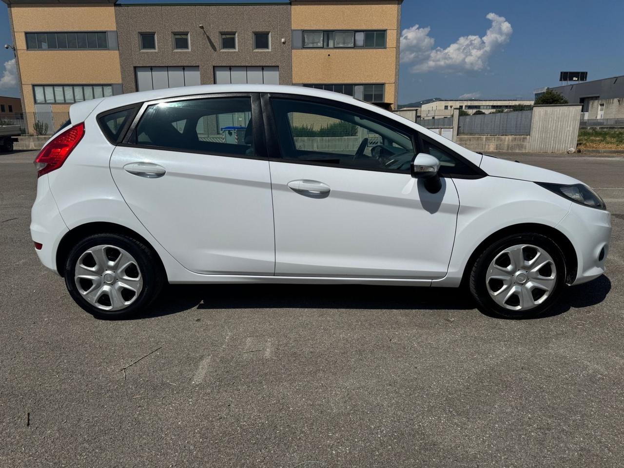 Ford Fiesta 1.4 TDCi 68CV 5 porte Titanium