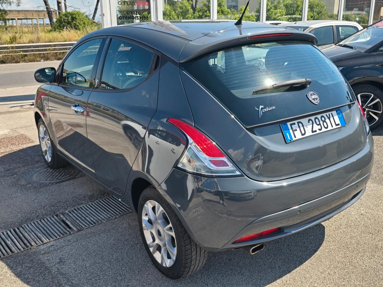 Lancia Ypsilon 1.3 MJT 95 CV 5 porte S&S Platinum