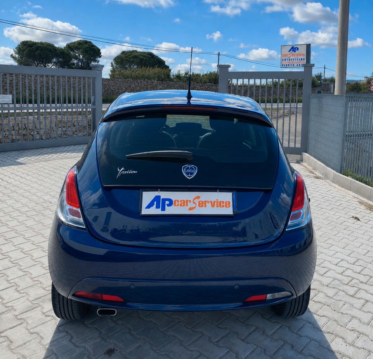 Lancia Ypsilon 1.2 69 CV 5 porte Silver