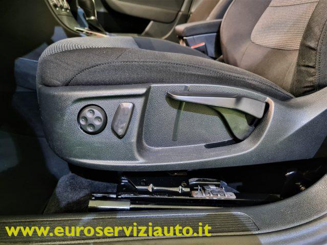 VOLKSWAGEN Passat VARIANT. 1.6 TDI DSG Comfortline