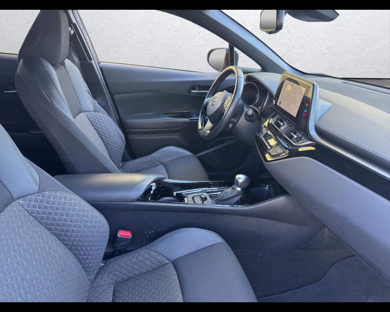 TOYOTA C-HR (2016-2023) - C-HR 1.8 Hybrid E-CVT Trend
