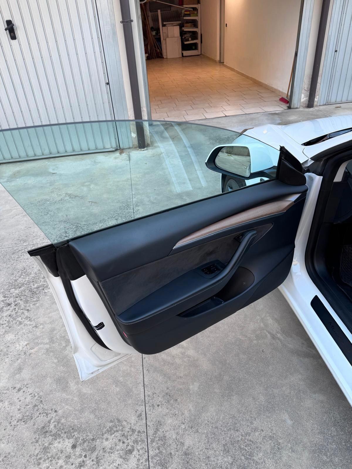 Tesla Model 3 RWD