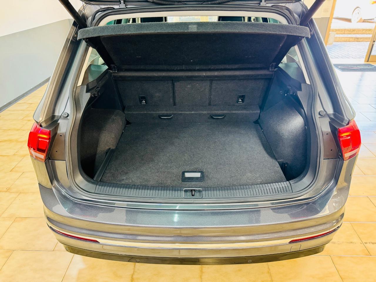 VW Tiguan 2.0 TDI DSG 4MOTION R-Line Tetto / LED / R.Cam