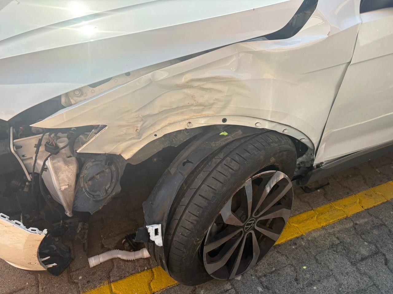 Volkswagen T-Roc 1.0 TSI Life 2024 26.000 KM INCIDENTATA