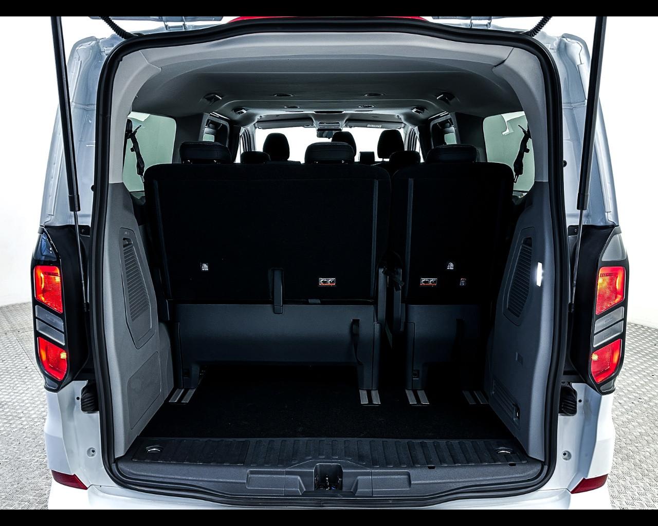 FORD Tourneo Custom 2ªs - Tourneo Custom 320 2.0 EcoBlue 170CV aut. PL Titanium