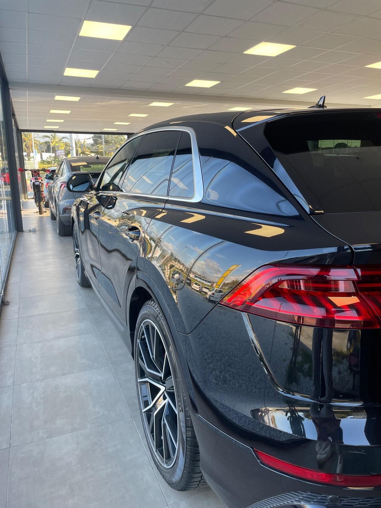 Audi Q8 55 TFSI quattro tiptronic Sport