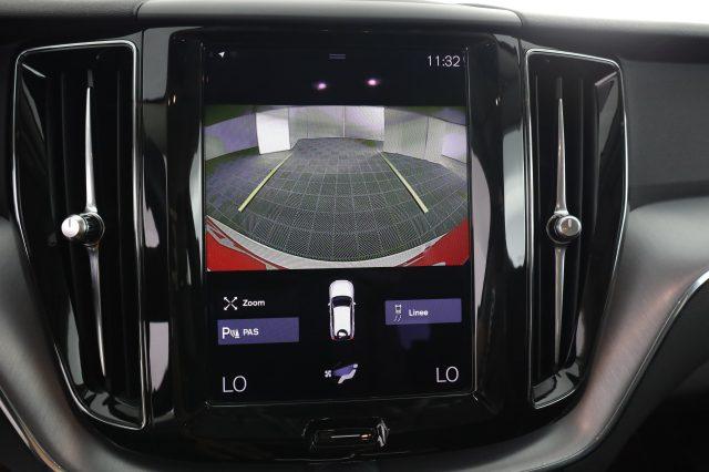 VOLVO XC60 XC60 B4 (d) automatico Momentum Pro