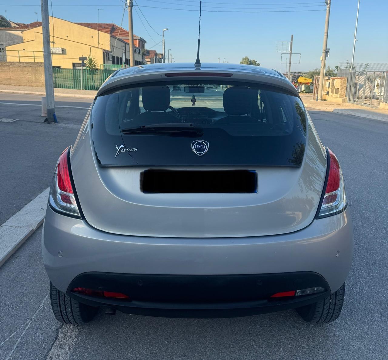 Lancia Ypsilon 0.9 TwinAir 85 CV 5 porte Metano Ecochic Gold