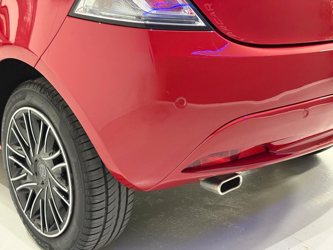 Lancia Ypsilon 1.0 70cv Hybrid Gold