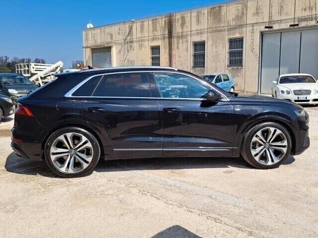 AUDI Q8 50 TDI QUATTRO S LINE - FULL OPTIONAL