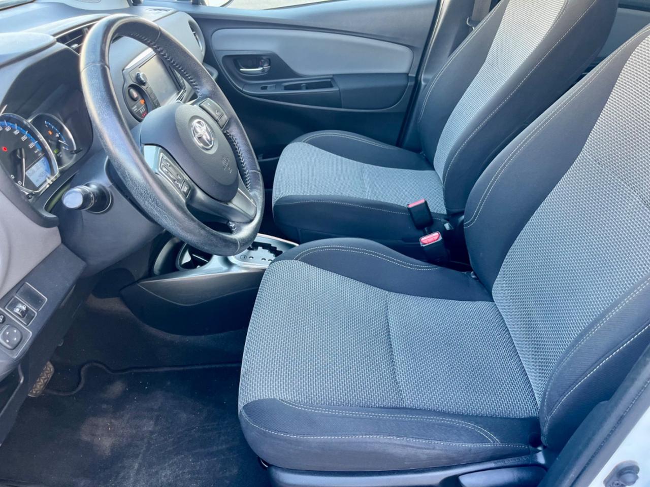 Toyota Yaris 1.5hybrid 74kw 2016 146.000km perfetta
