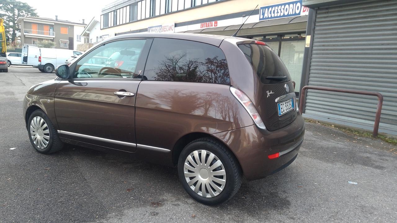 Lancia Ypsilon 1.2 BZ neopatentati 2011