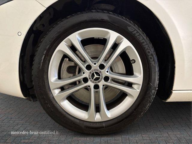 MERCEDES-BENZ A 250 e hybrid EQ Progressive Advanced