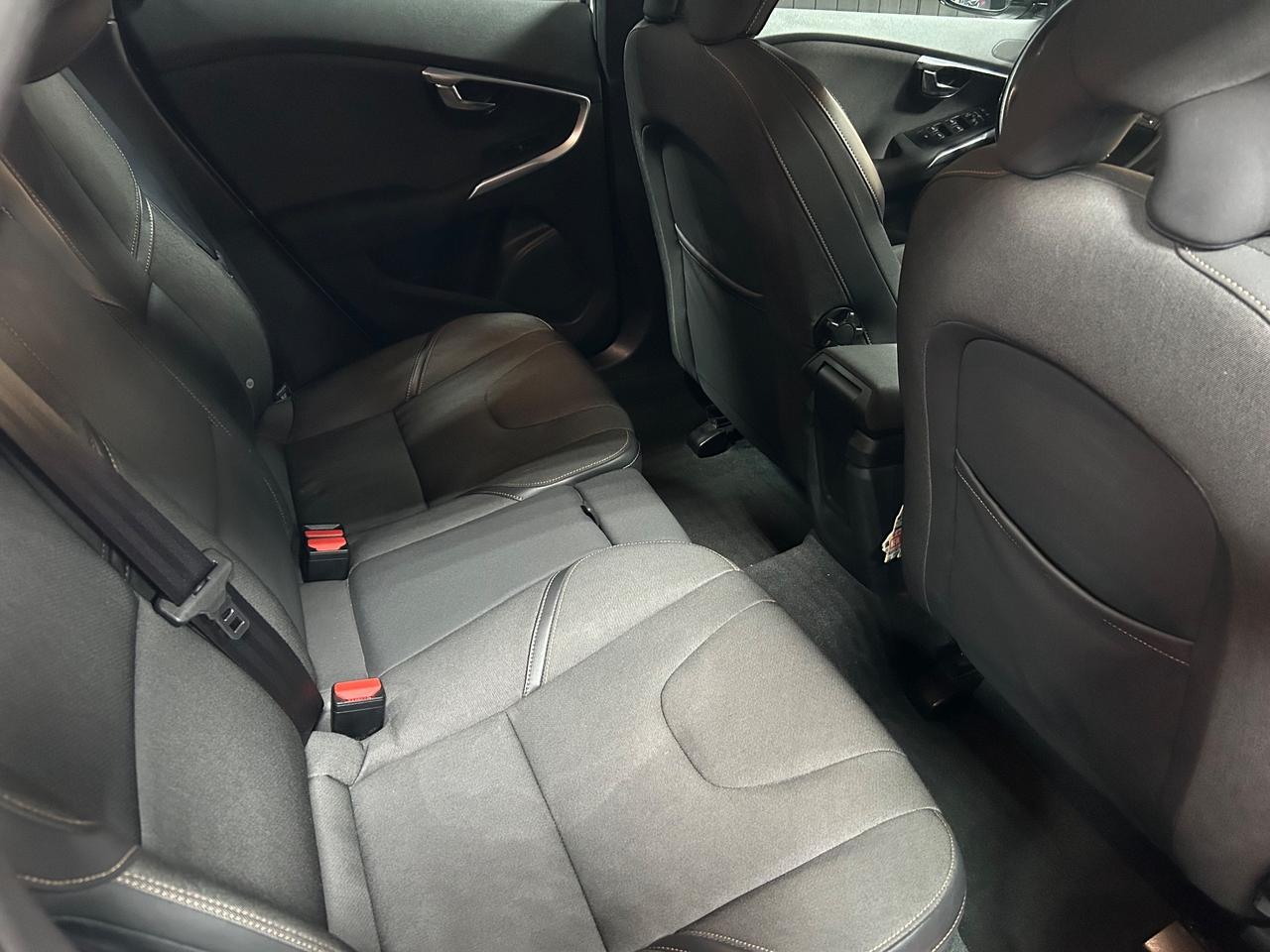 Volvo V40 Cross Country D2 1.6 Momentum