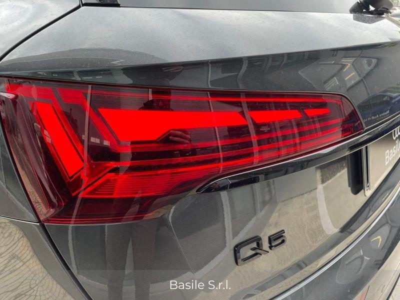 Audi Q5 40 TDI Identity Black quattro S tronic