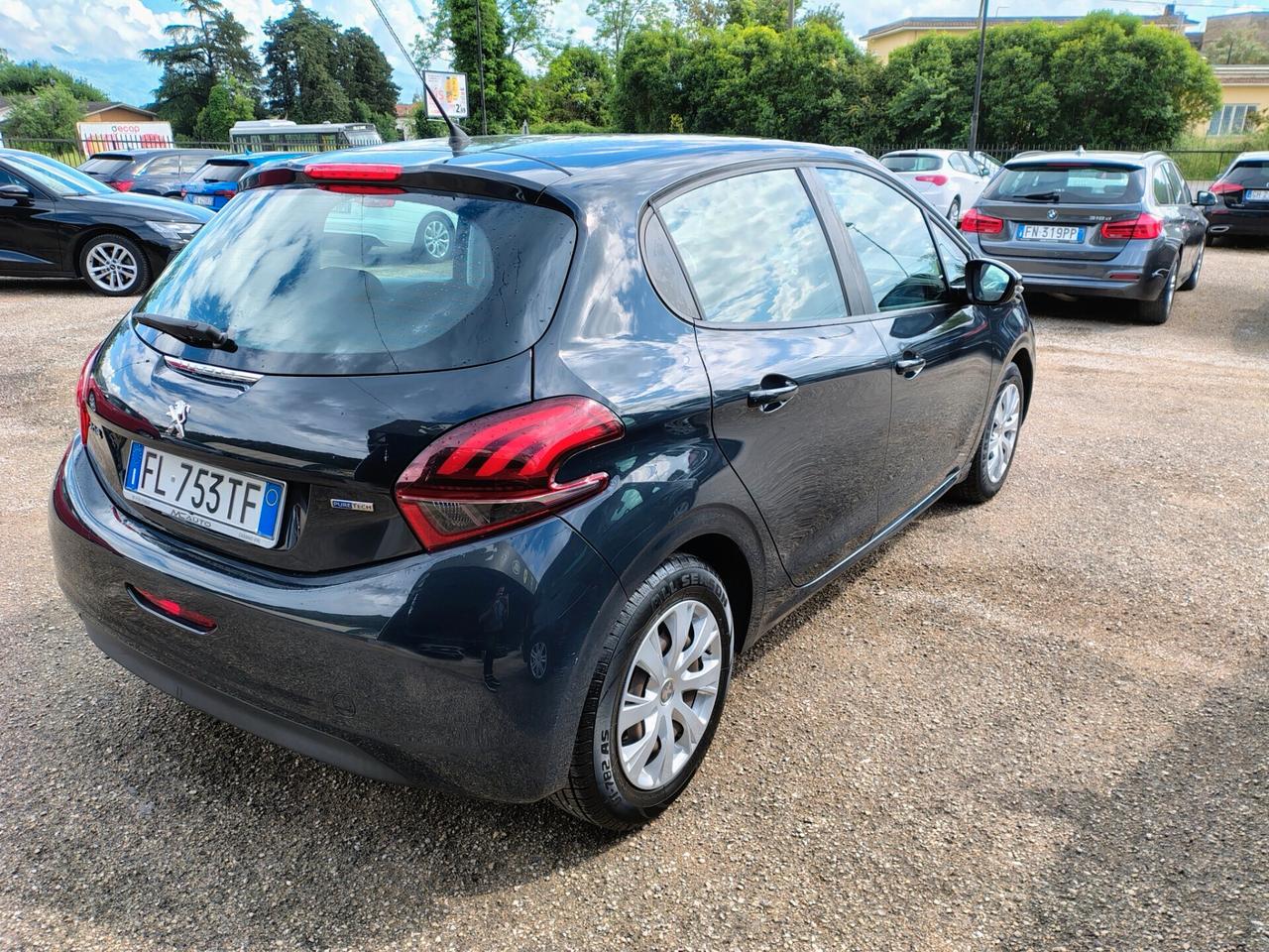 Peugeot 208 PureTech 82 5 porte Allure