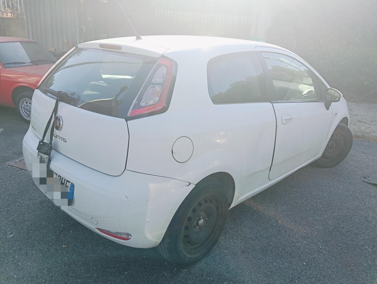 Fiat Punto 1.3 MJT II 75 CV 3/€1500