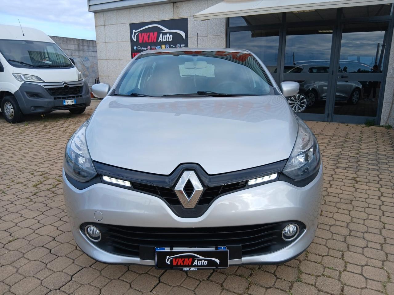 Renault Clio 1.2 BENZINA 74CV NEOPATENTATI