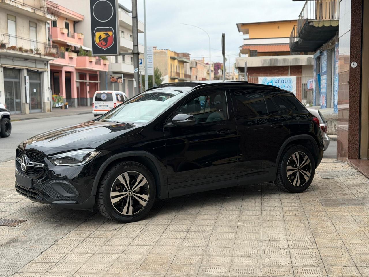 Mercedes-benz GLA 220