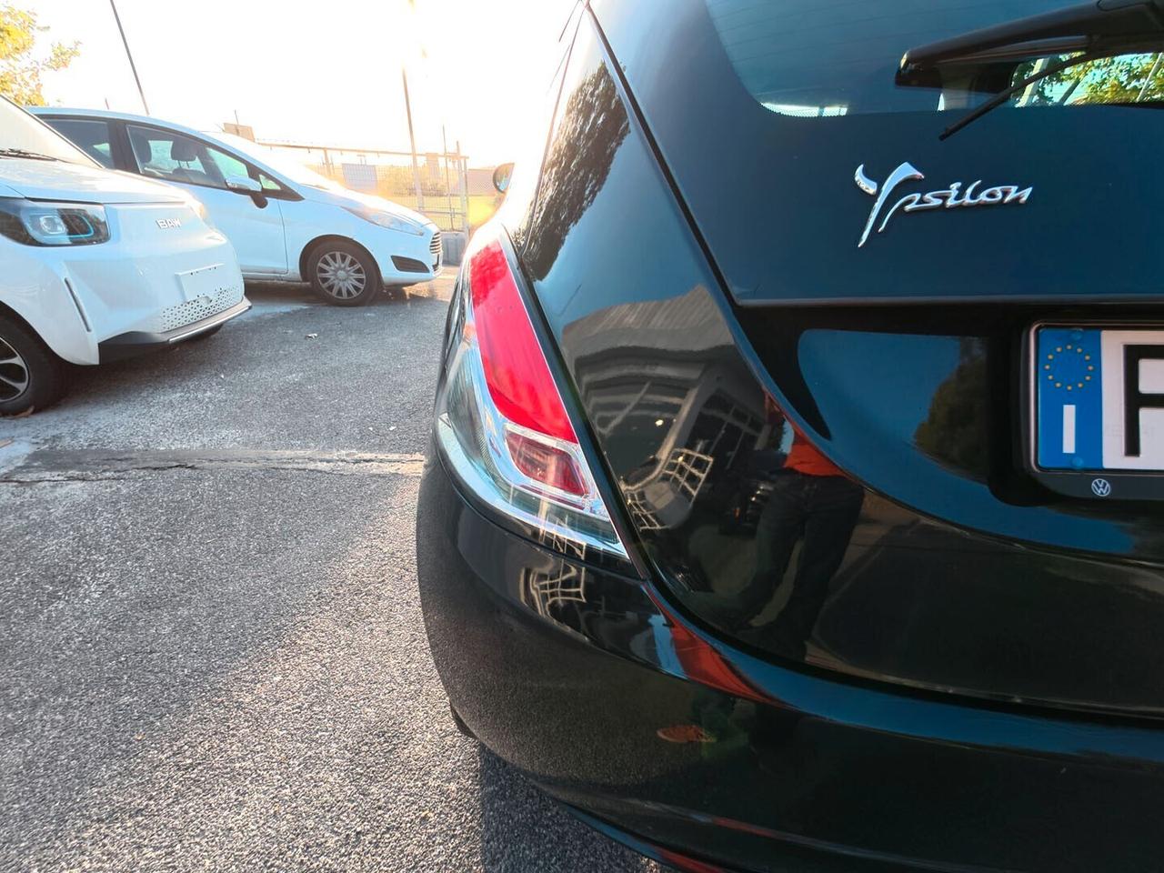 Lancia Ypsilon 1.2 69 CV 5 porte Silver