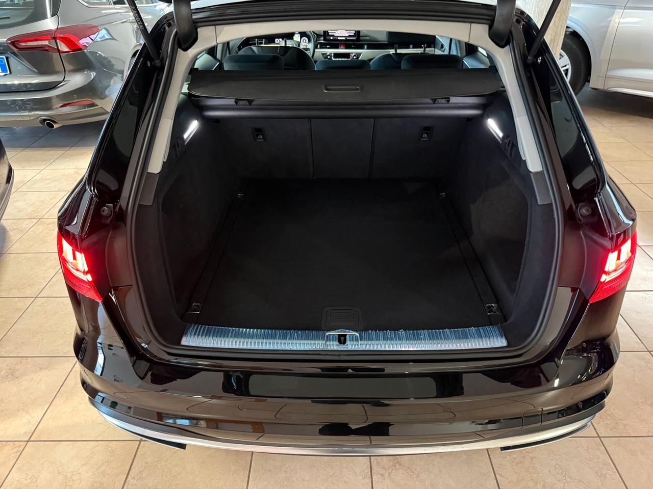 Audi A4 Avant 30 TDI/136 CV S tronic line edition