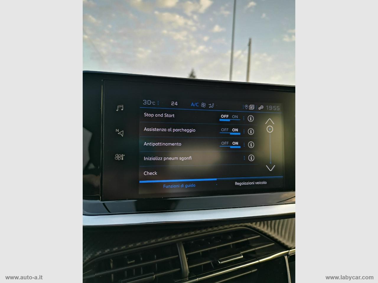 PEUGEOT 2008 BlueHDi 110 S&S Allure