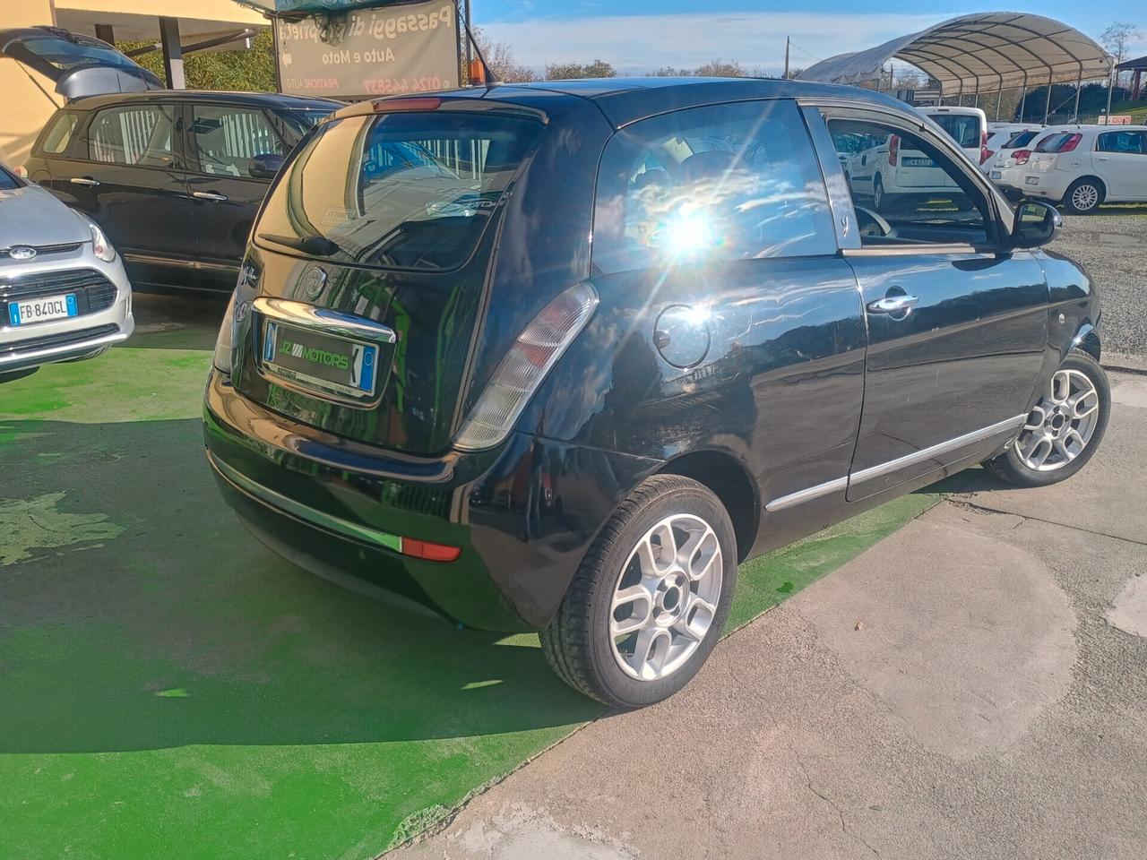 LANCIA YPSILON NEOPATENTATI