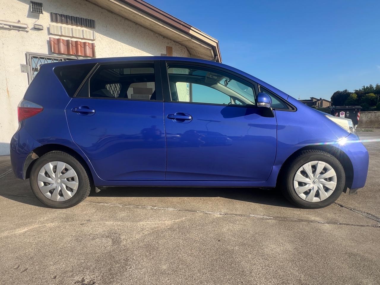 Toyota Verso-S 1.3 MT STYLE