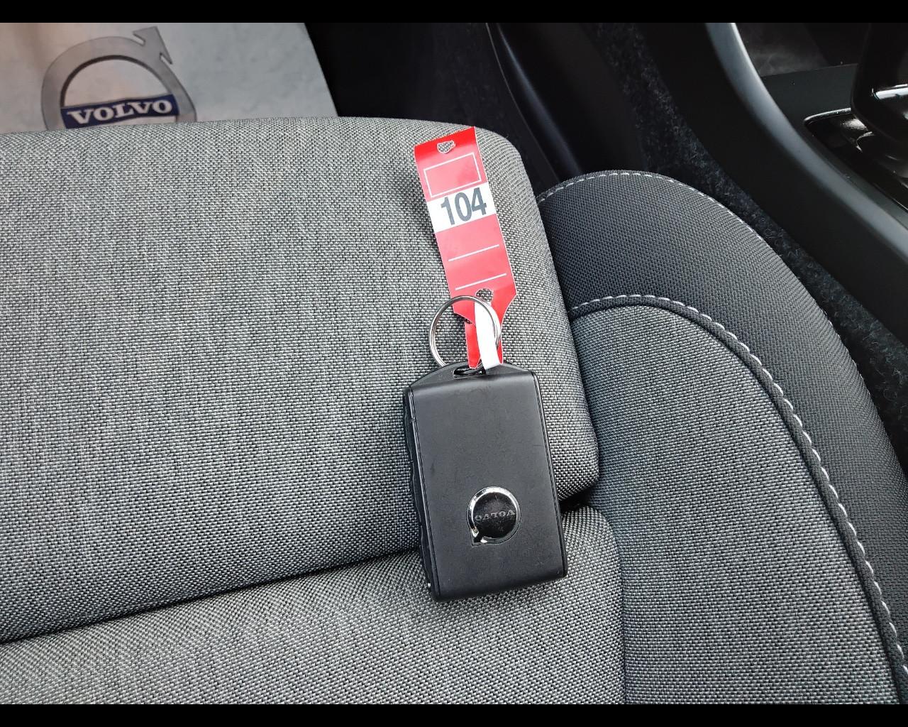 VOLVO XC40 2023 - XC40 2.0 b3 Core auto