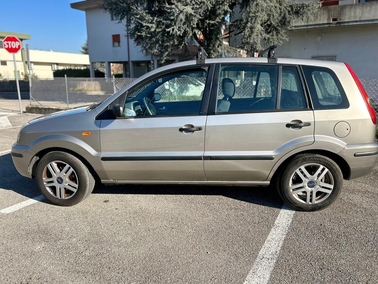 Ford Fusion 1.6 16V 5p.si neopatentati