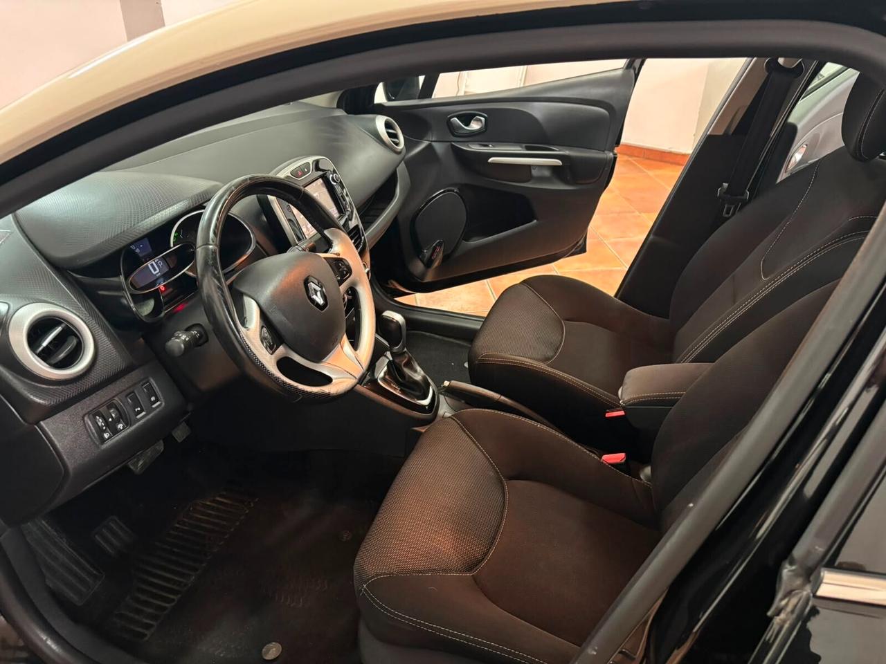 RENAULT CLIO 2016 BI-COLORE AUTOMATICA 1.5 DIESEL